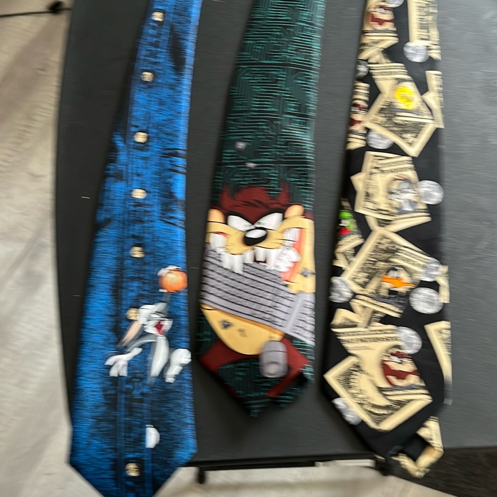 Lot of 3 men’s vintage novelty neckties